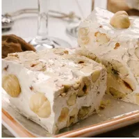 حلاوة طحينية بندق / لوز